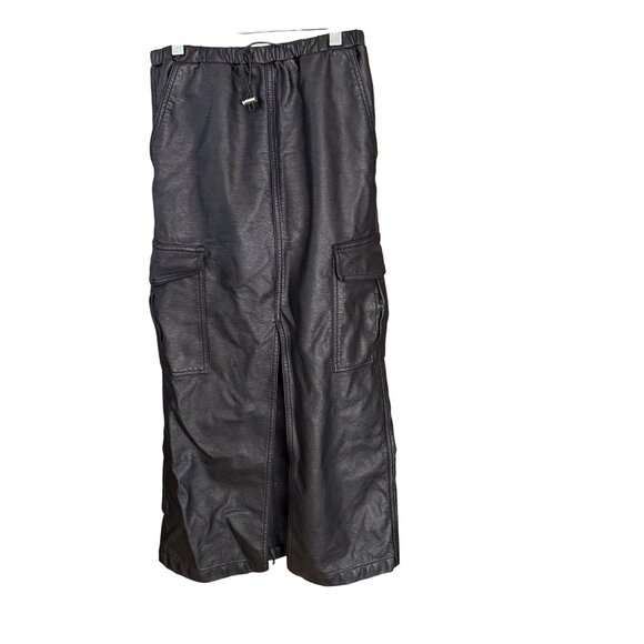 Forever 21 Dresses & Skirts - Forever 21 Black Faux Leather Maxi Skirt With Cargo Pockets & Elastic Waistband